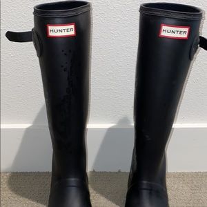 Black womens Hunter rain boots - size 9